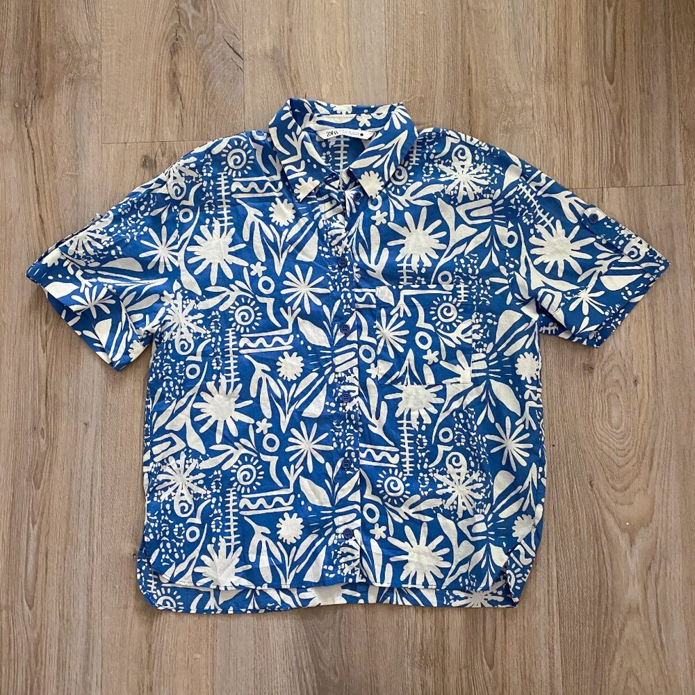 Zara Funky Floral Patterned Blue Button-Up Shirt